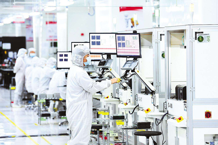 電子潔凈車(chē)間的圖片