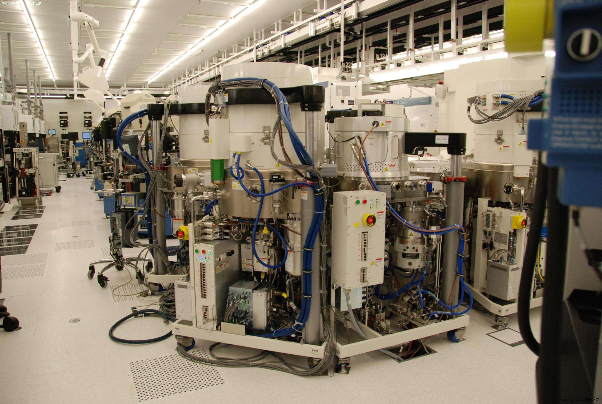 電子無(wú)塵車(chē)間的圖片